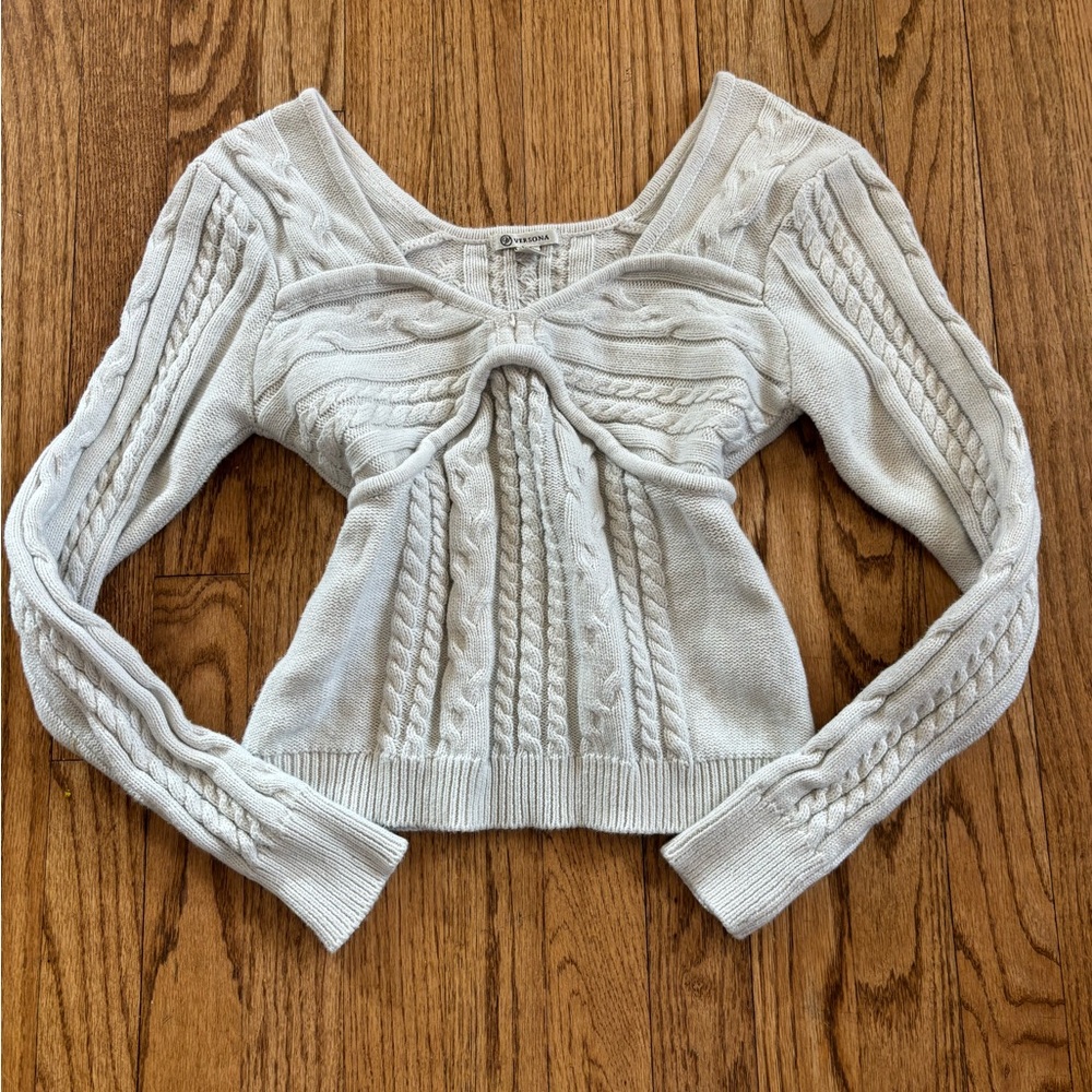 Versona Off White Sweater